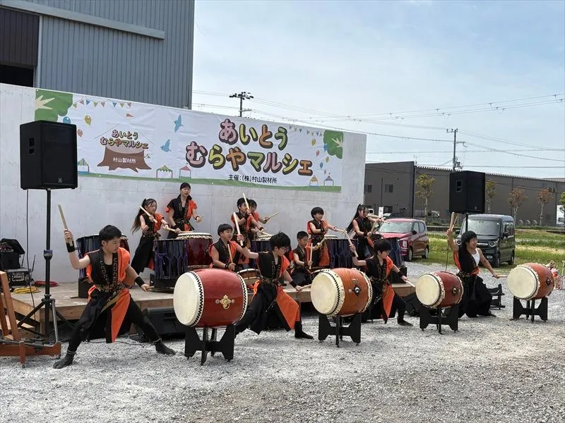 ステージトップバッターは、てんびん太鼓塾さんの力強い和太鼓演奏♪